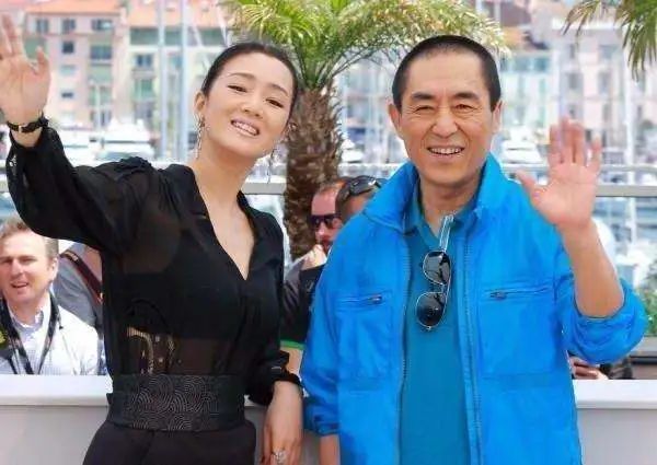 张艺谋70岁生日,小31岁娇妻陈婷隔空祝福,相守21年甜蜜如初