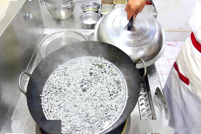楮不揪最好吃做法!一蒸一拌绿油油的鲜味十足,春天才有别错过