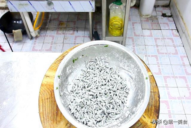 楮不揪最好吃做法!一蒸一拌绿油油的鲜味十足,春天才有别错过