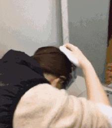 妈妈:儿子在家一定要听话,要不你媳妇打你我可管不了啊!
