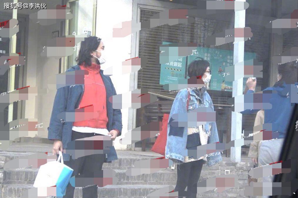 王传君和齐溪再被拍到同框,二人喝咖啡后散步回爱巢,疑已同居