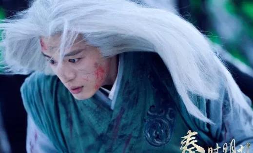 王鹤棣祝绪丹《遇龙》定妆照曝光,白发造型COS龙王被评非主流
