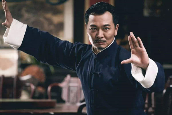泰森和张无忌打架谁能赢?乾坤大挪移的威力,老子2000年前有定论