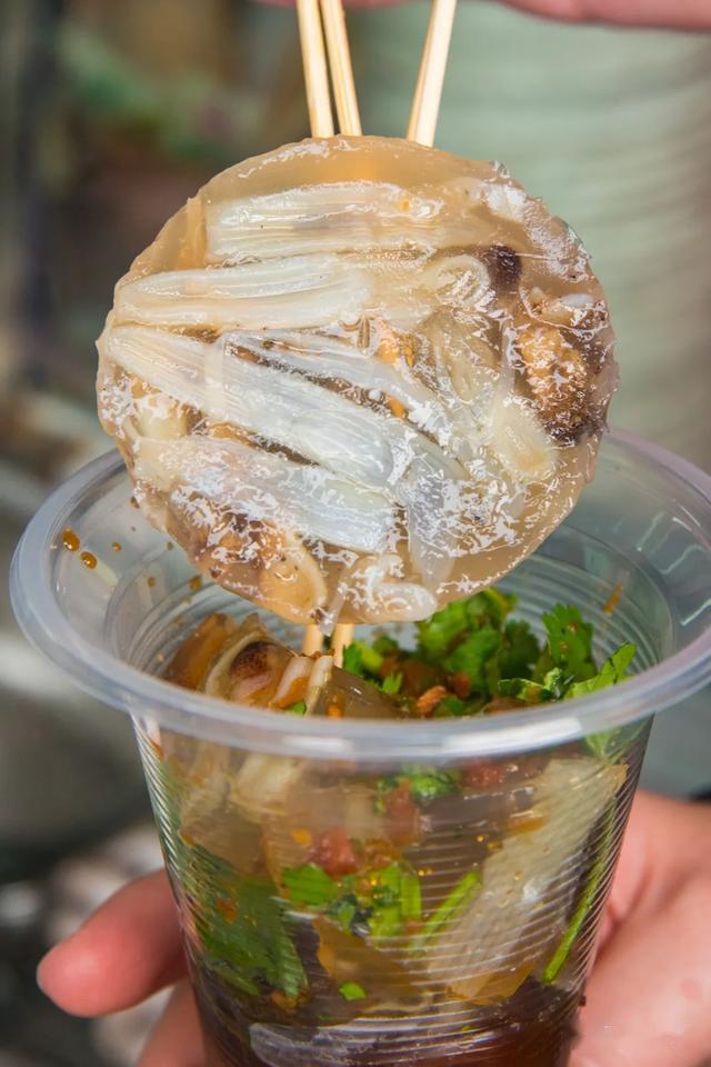 饿了两个月,该去美食街解解馋了!
