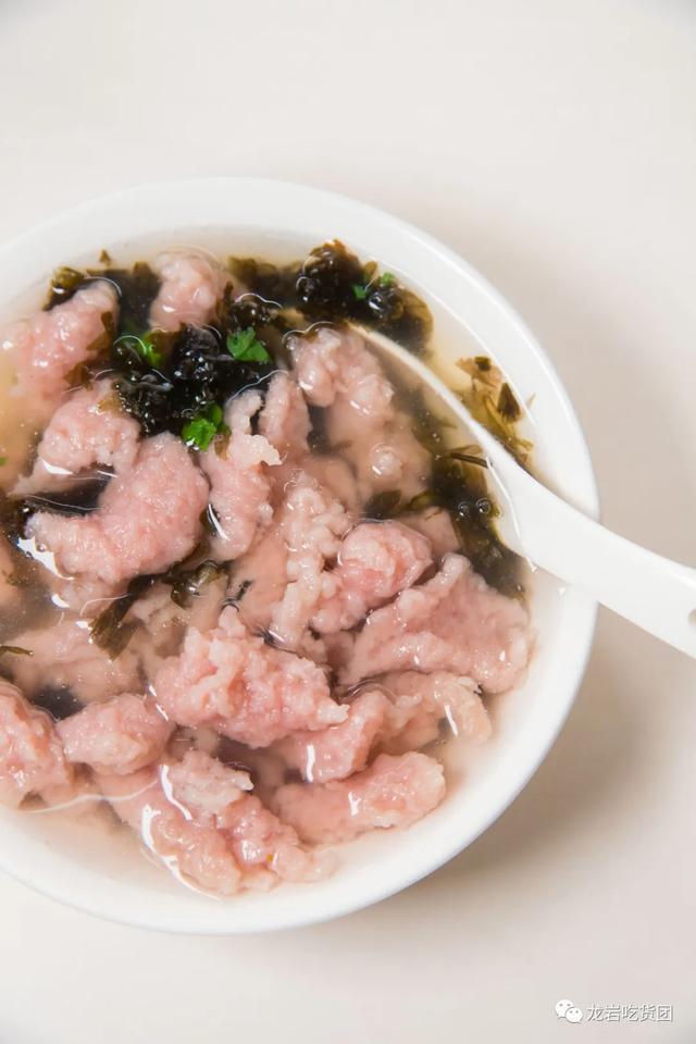 饿了两个月,该去美食街解解馋了!