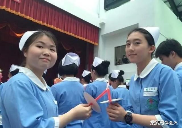 童星近照大变样?张君雅小妹妹晒性感照庆生,曾受郑元畅影响读医