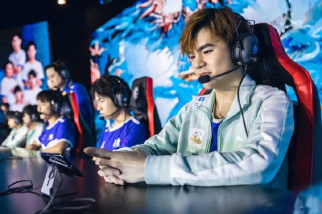 王者荣耀:猫神的替代者无心获最佳,eStar老将却期待猫神回归!