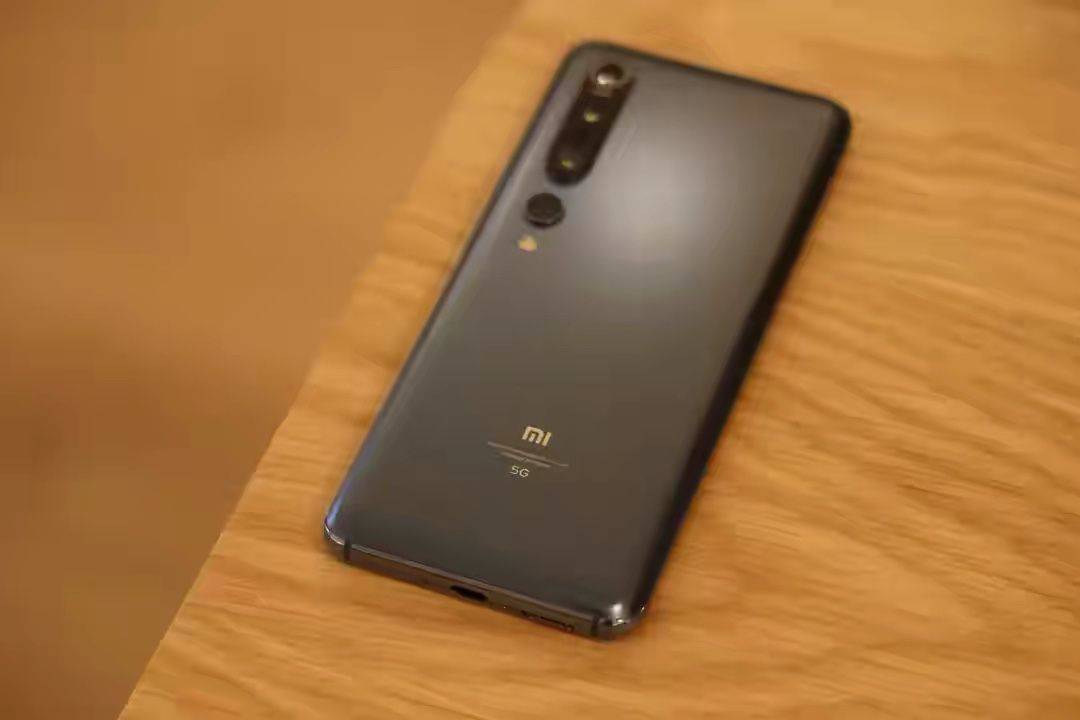 华为P40加速跌至“新低价”,比小米10还便宜,如何选?