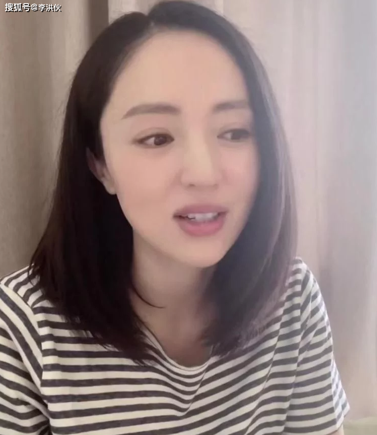 董璇有女儿陪伴解千愁,离婚后活成单亲妈妈的榜样,李小璐就惨了