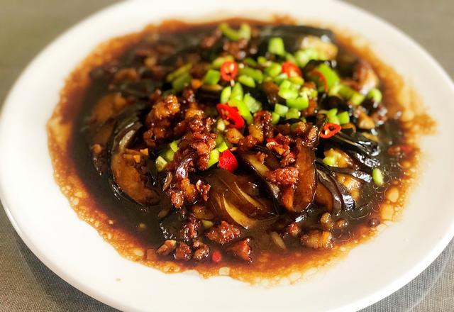 红烧茄龙~又称作“盘龙茄子”