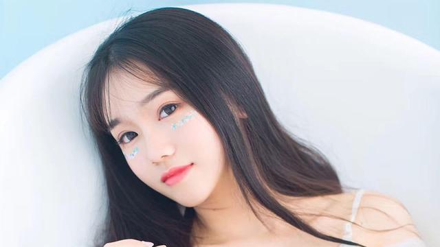 搞笑段子:吃饭旁边一男和一女相亲,男的只是来炫个富