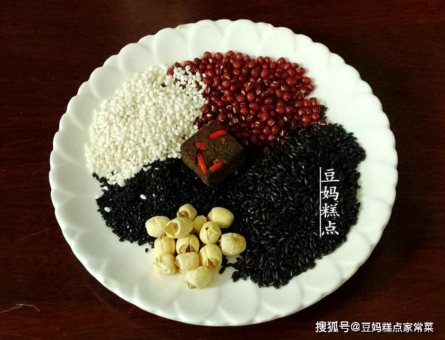 睡前煮,早上喝,这粥每周喝2碗,气色红润不长斑
