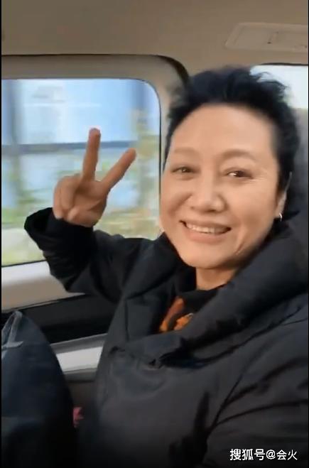 车晓妈妈罕现身,65岁成恶婆婆专业户,离婚多年前夫仍有自家钥匙