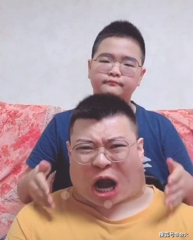 "谢腾飞"亲爸长相曝光,父子两人如复制粘贴,比谢永强帅太多!