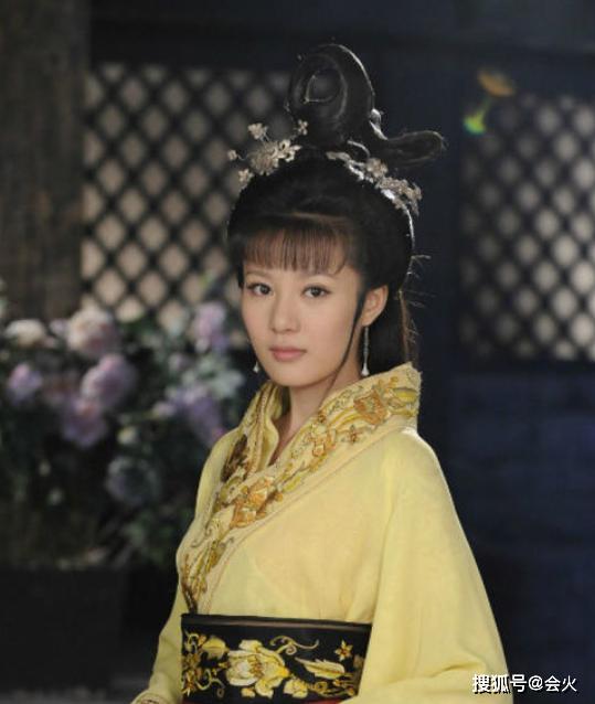 知名女演员竟誓静重系户?姑姑与知名导演婚姻破裂后,资源大不如前
