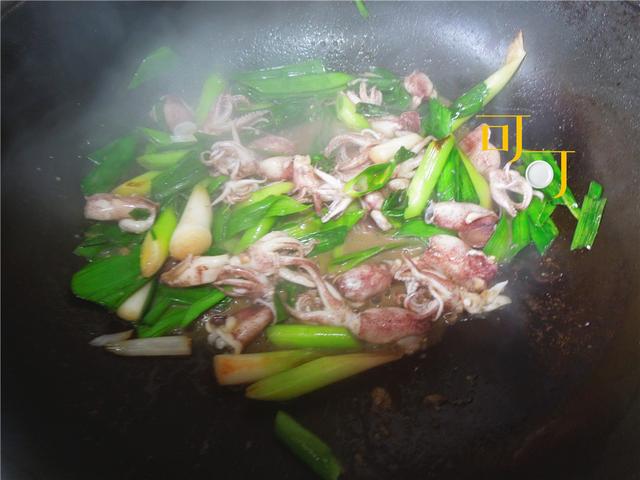 难得一吃的野生小海鲜,口感脆嫩,加把青蒜一起炒,真香!