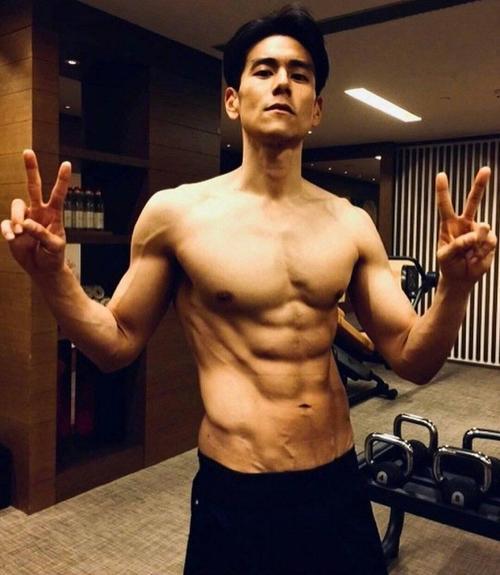粉丝不让举铁?以瘦为美太畸形,蔡徐坤朱正廷林彦俊瘦成纸片人