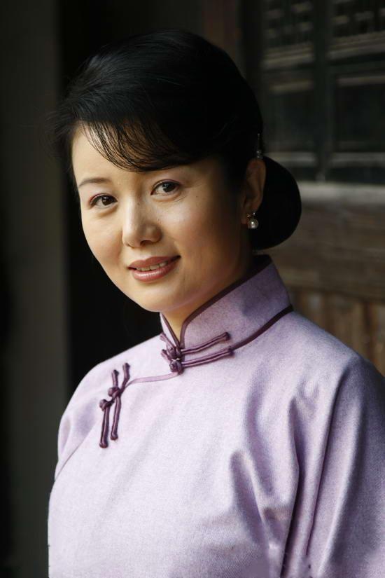 郑卫莉坎坷的婚姻:前夫赵君至今未娶,现任杜志国被曝出轨太难堪