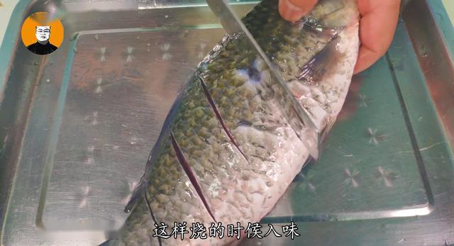 吃鲫鱼我只服这种做法,鲜香细腻,简单易学,开胃下饭的好菜!