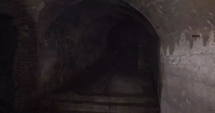 洪崖洞旁,藏着一处属于老重庆人的独家记忆
