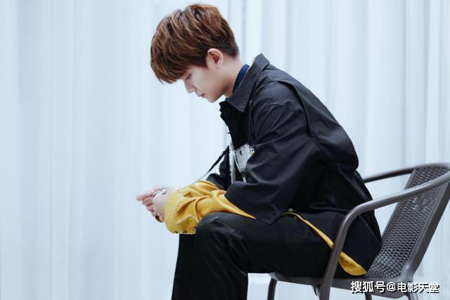 不止周冬雨,他也换团队开始运作工作室了