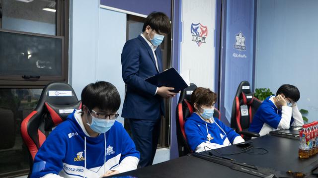 王者荣耀:estar打LGD大鹅“凶多吉少”!猫神回归也无济于事!