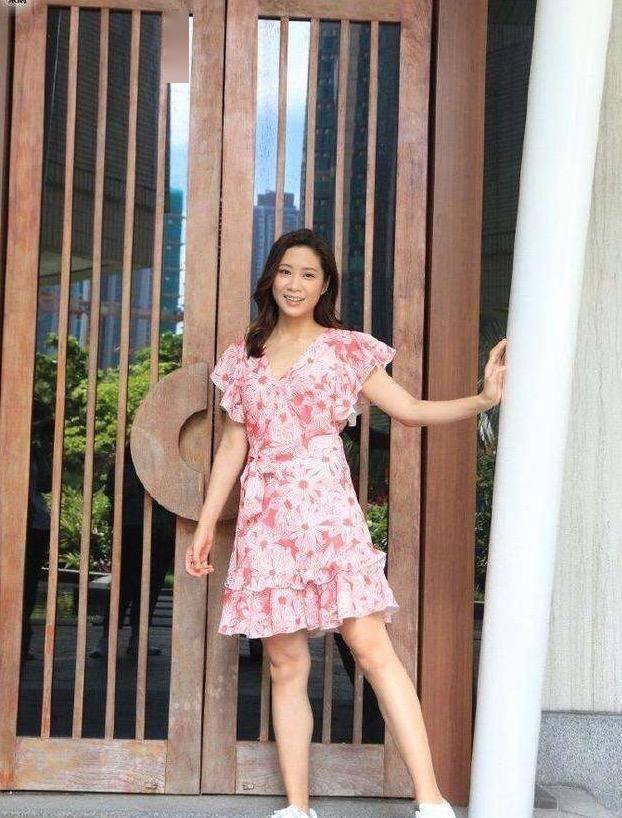 佘诗曼接班人!TVB小花新剧演技爆发获赞,生活中是孝顺女
