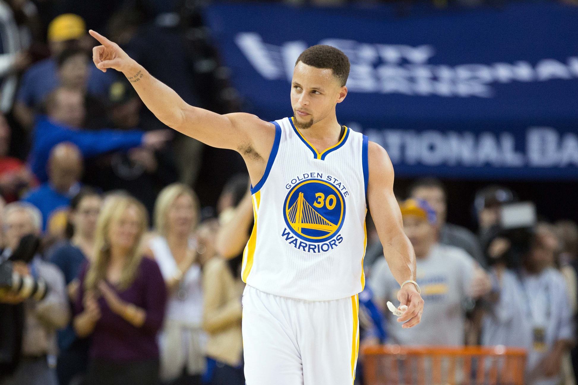 NBA前74巨星名单公布!勇士6人入选,汤普森落榜,库里力压杜兰特