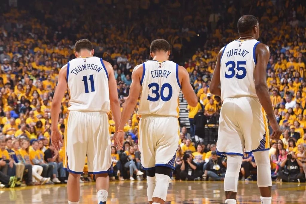 NBA前74巨星名单公布!勇士6人入选,汤普森落榜,库里力压杜兰特