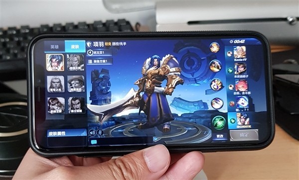 王者荣耀终于适配iPhone X 然而还有黑边