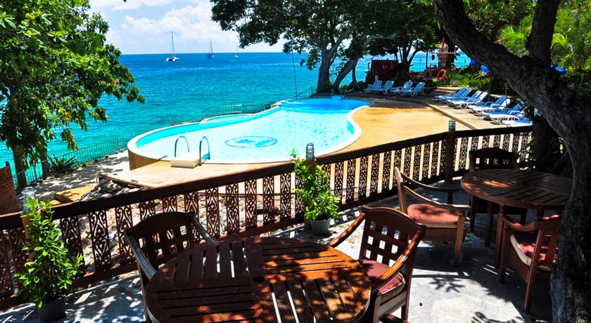 【转】看海发呆,假日浮潜?这才是皮皮岛酒店的好玩法