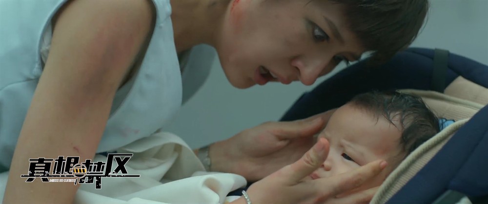 年纪轻轻就肯接妈妈的角色,估计女演员里除了热依扎也没SEI了……