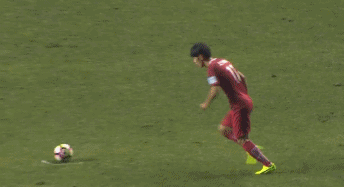 埃神梅开二度2球好似镜像一般 怒斩来华第100球