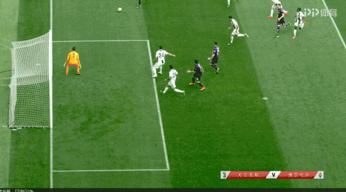 【足球】意甲-C罗造乌龙桑德罗破门 尤文2-1提前5轮夺冠