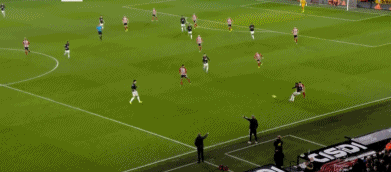 【足球】英超-太刺激!曼联0-2变3-2 谢菲联小将90分钟绝平