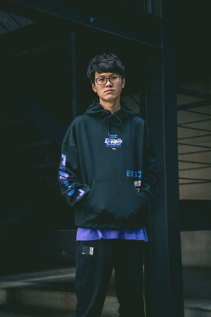 EDG李宁签售即将到来 EDG一切皆有可能