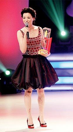 (转)明星出门难道就不用照镜子了?(看看这些可怜的明星)