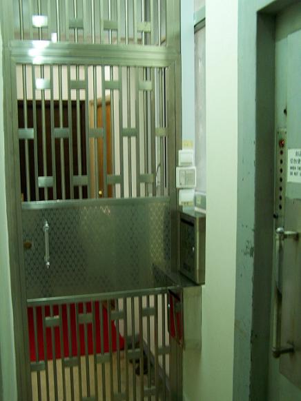 BEYOND..怀念家驹.(看望家驹..转)