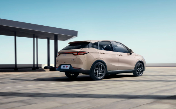 【萌喵】【转】搭载L2级辅助驾驶等越级配置 哪吒AYA售7.38万元起