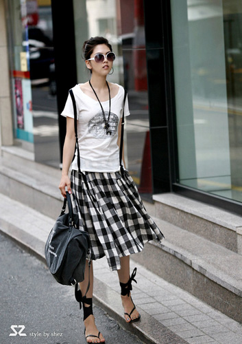 小背带起大作用 真假混搭都时髦