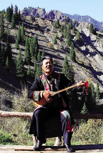 新疆天山天池:美甲一方的高山湖泊(转)