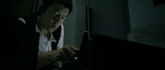 奉劝所有人不要加夜班~昨夜子时下班,电梯里阴冷诡异的歌声