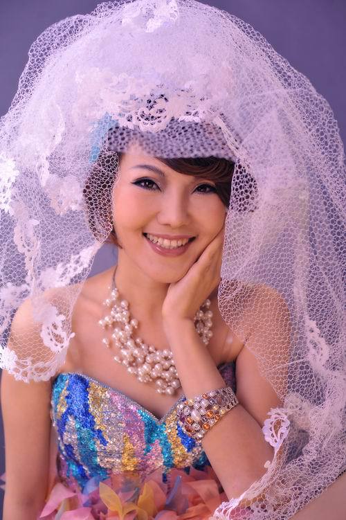 乌兰图雅《套马杆》献唱百花电影节