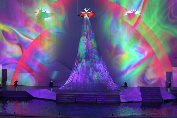 《鸟巢吸引》水立方版,来一场彩虹之夜的狂欢吧