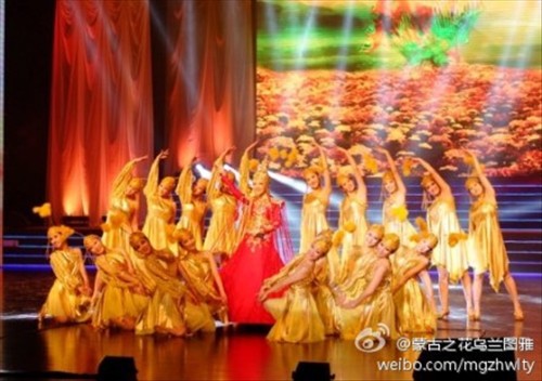 《火辣辣的情歌》唱响海淀剧院 乌兰图雅掀起开幕高潮
