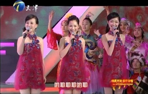于文华恋上"大衣哥" 尹相杰移情“1+3组合”