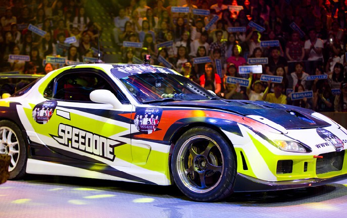 炫风车手曝预告片,美女鲜肉大叔明星豪车,一个也不少