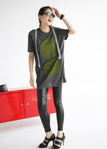 小背带起大作用 真假混搭都时髦