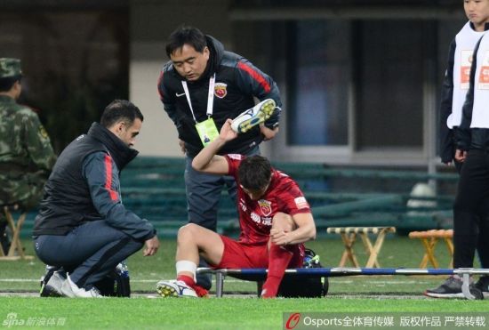 上港外援闹人荒仅两人训练 郭皓或面临五场停赛