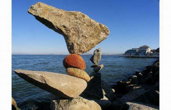 这家伙玩平衡玩得炉火纯青了